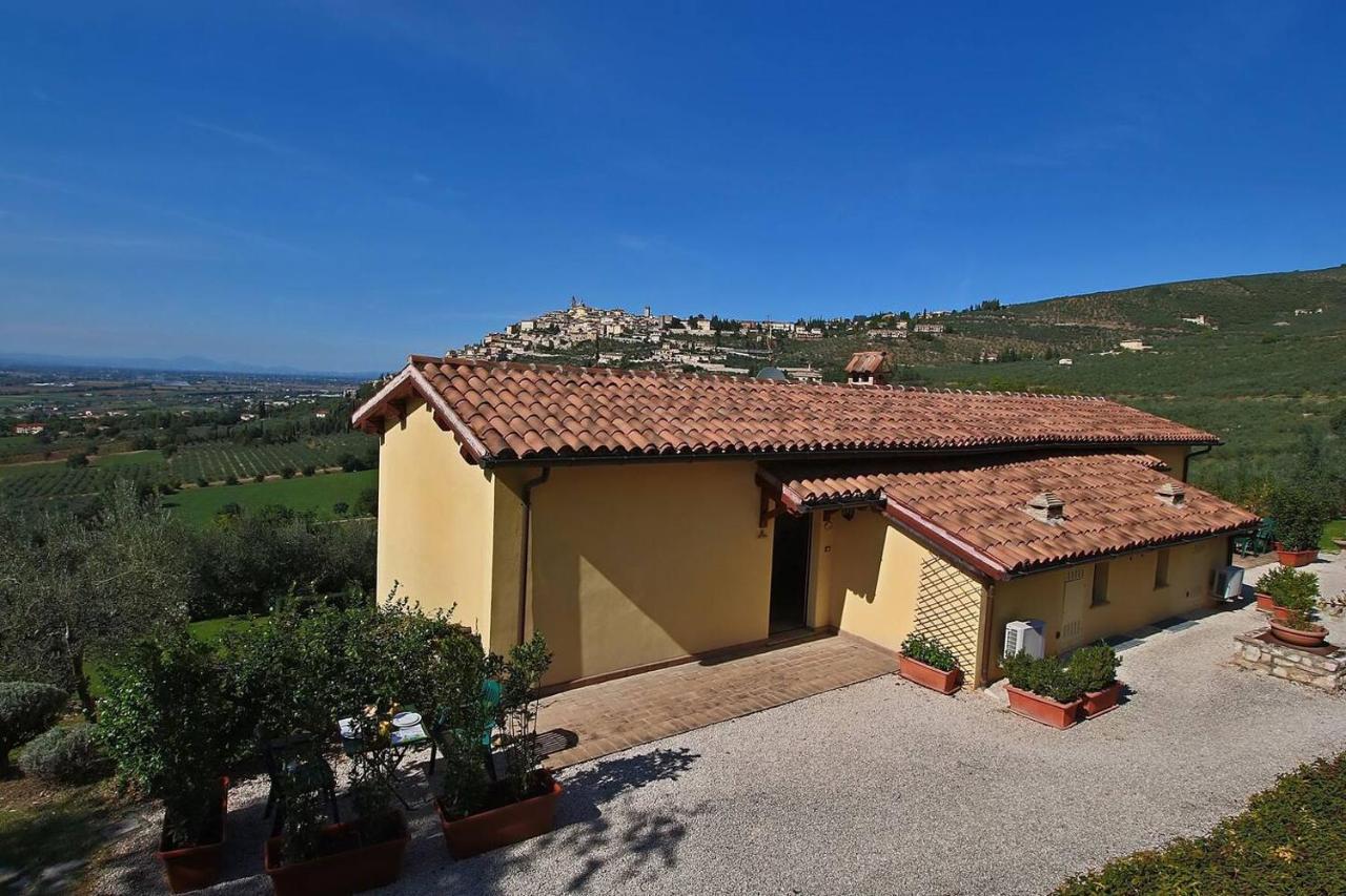 Agriturismo Fiordaliso Trevi Exterior photo